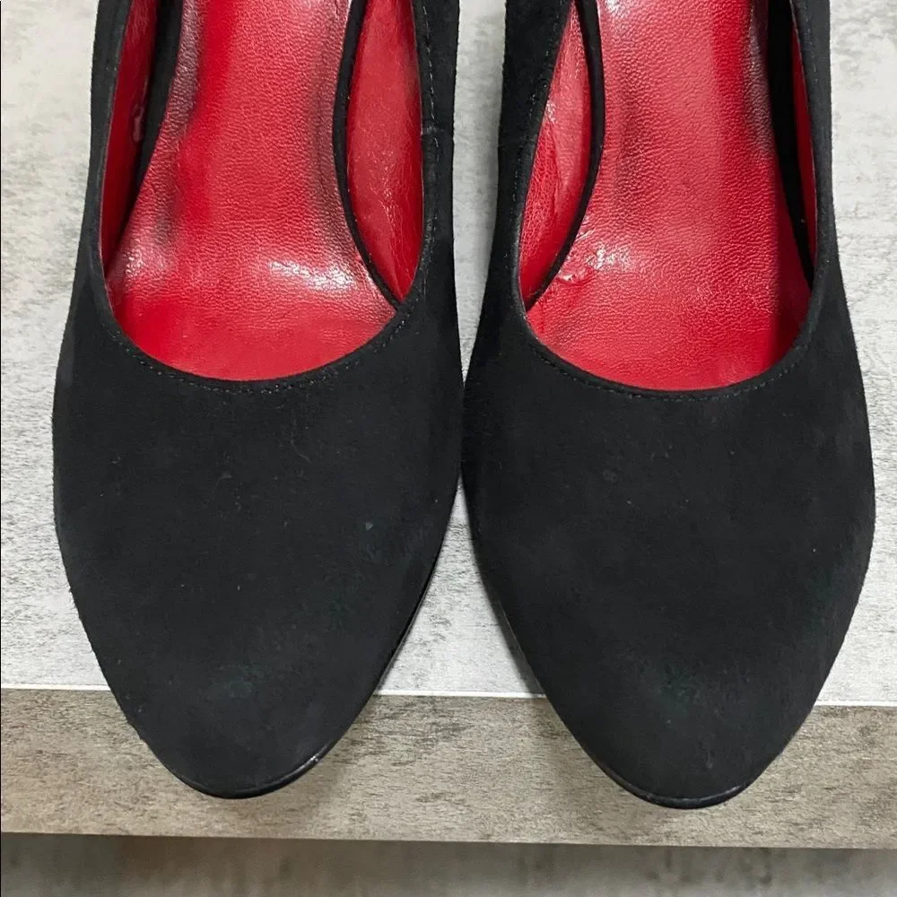 Nine West black suede wedge heels zebra print calf hair bold red lining SZ 6.5